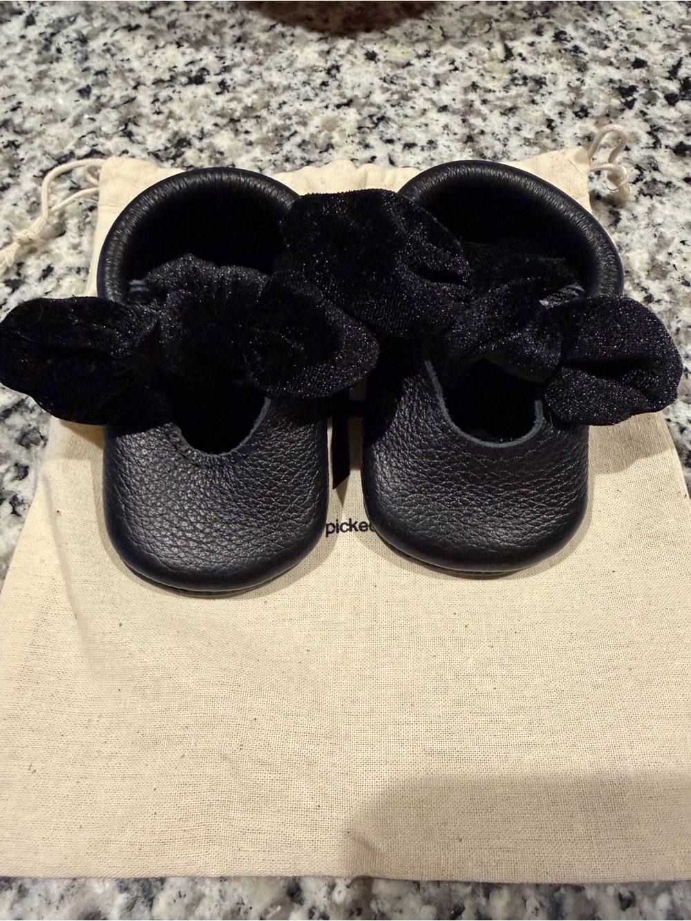 Freshly Picked Black Leather Baby Mary Jane Shoes with Velvet Bow